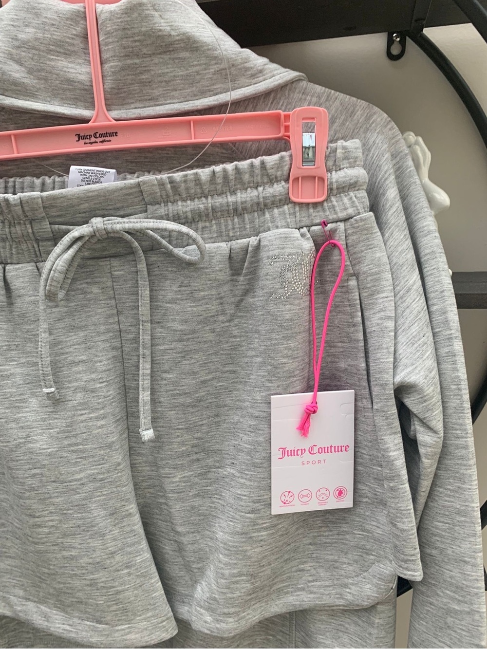 Juicy Couture Women’s Gray Cozy Sweatshirt &Shorts Set - Picture 5 of 5